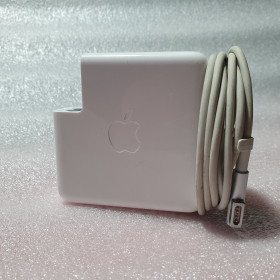 Адаптери живлення Адаптеры питания ^/--/^ Продам оригінальний блок живлення Apple Magsafe 1 85 /--/ w A /--/ 1343 ^_^^^ Продам оригинальный блок питания Apple Magsafe 1 85 /--/ w A /--/ 1343 - фото фото фото